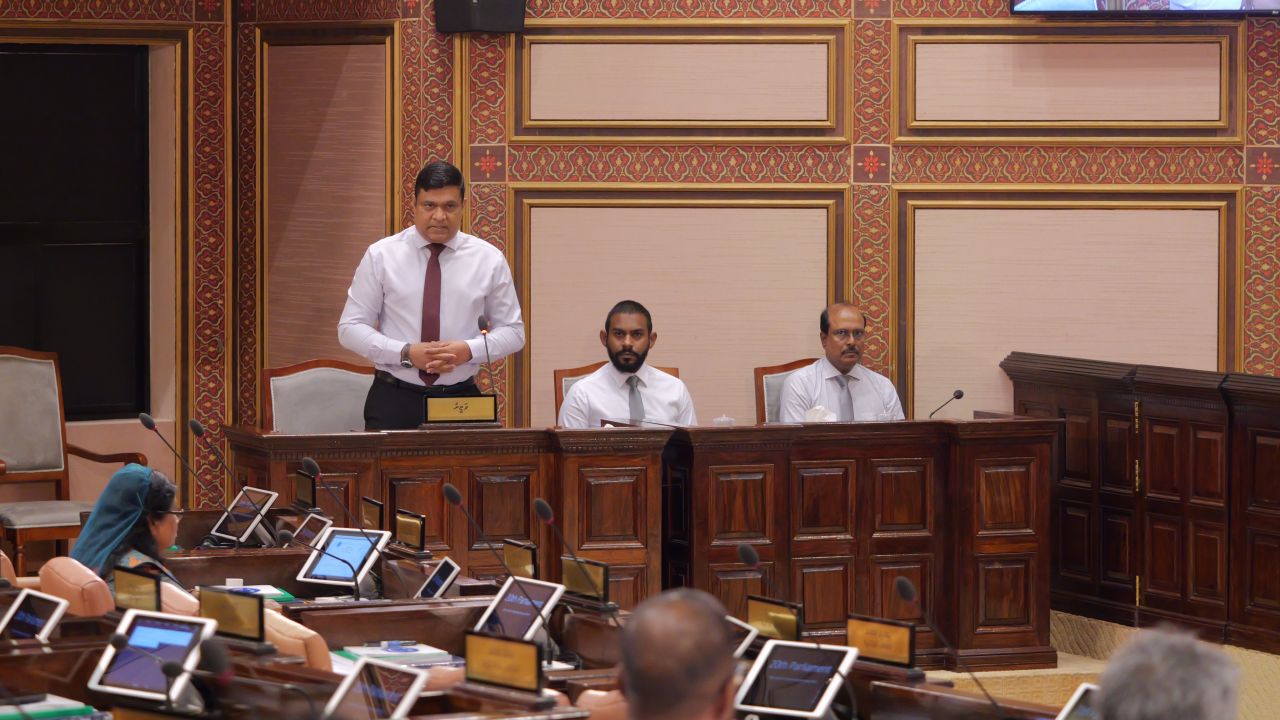 Alun design koh helicopter khidhumaiy dheyn hulhuvaalanee
