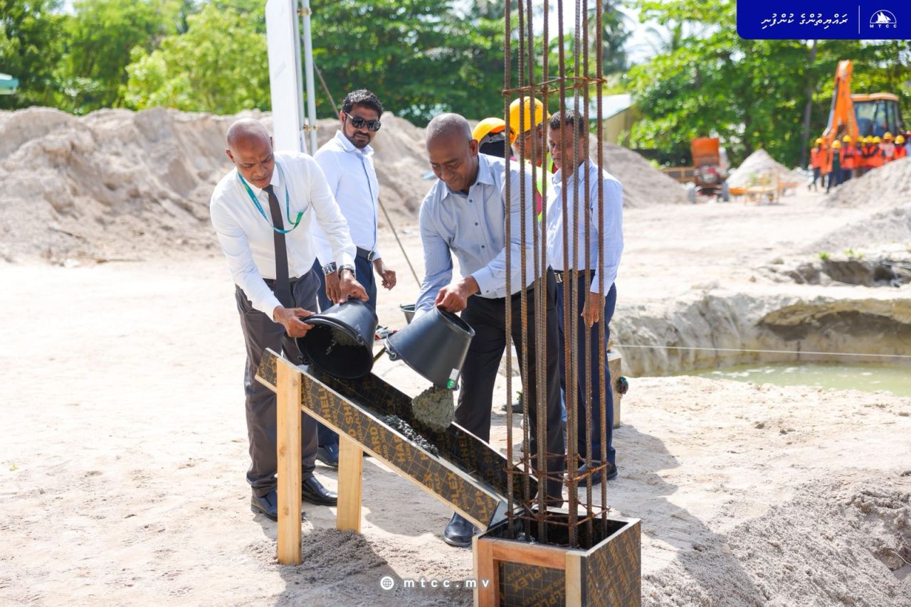 Thulusdhoo Hospital ge aa imaaraathuge masahkkaiy ashaifi 