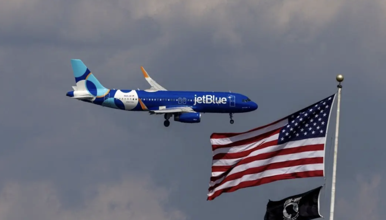 Jet Blue flight akun dhathurukuri 15 meehaku hospital gai admit kohffi