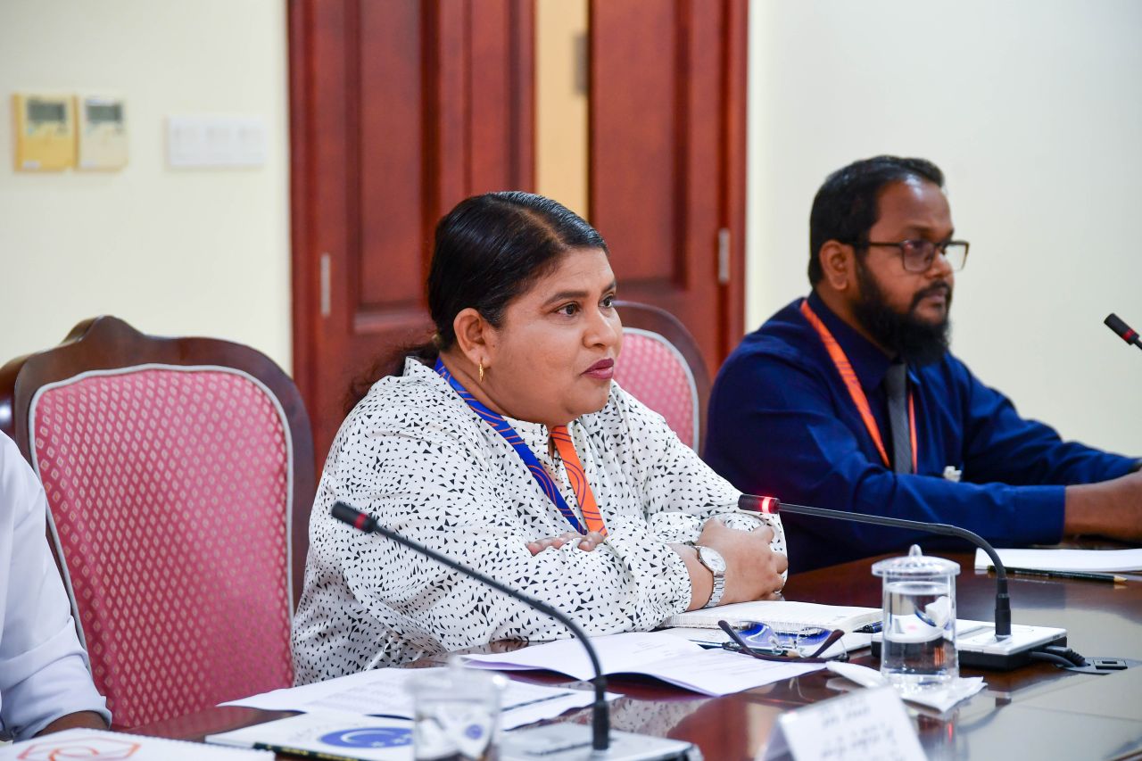 Muvazzafunnah fiyavalhu elhun huttuvan member in nugulhuvvan edhijje