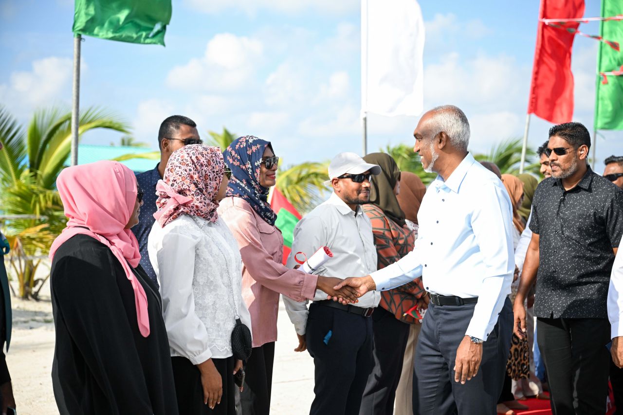 Fuvahmulakaai Addu ah kurevvi dhathurufulhah fahu Raees male' vadaigenfi 