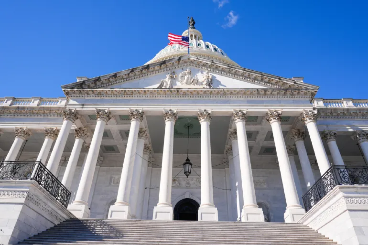 US senators advance bill to end record government shutdown