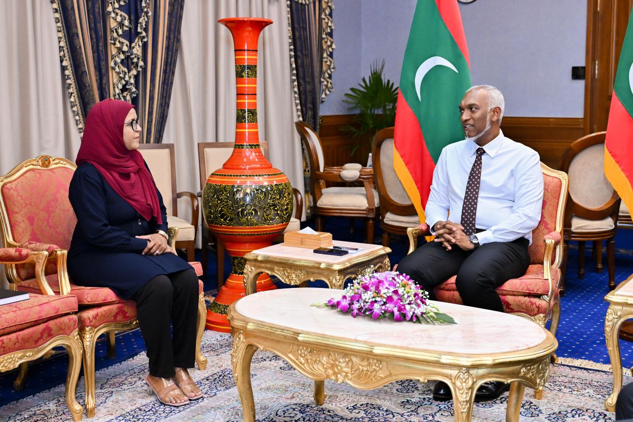 Dhivehi bahun enme furathama PHD hoahdhevvi Dr. Aminath aa Raees bahdhalu kuravvaifi