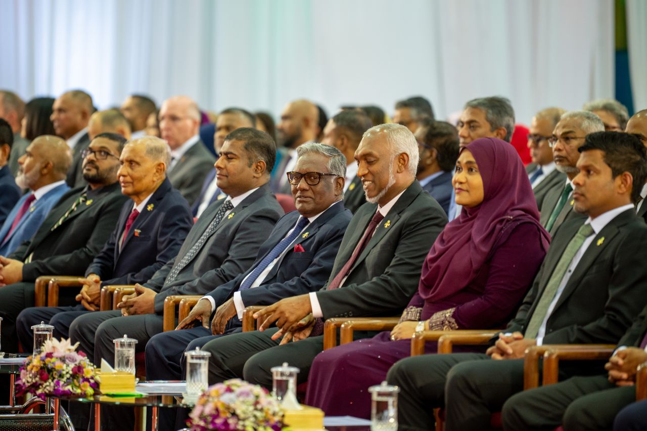 ވަން ފޮޓޯ: ޖުމްހޫރީ ދުވަހުގެ ރަސްމީ ޖަލްސާ 
