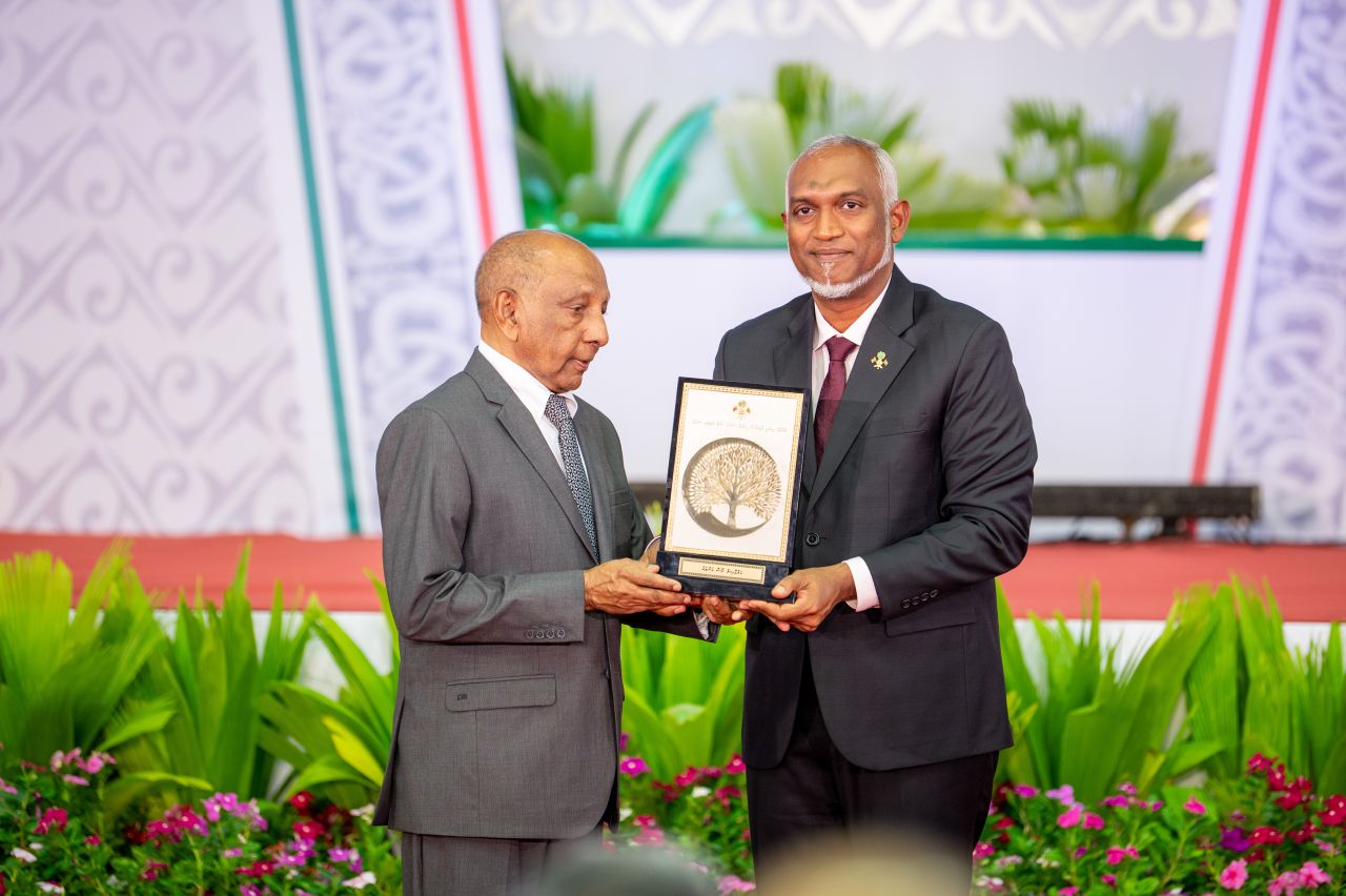 ވަން ފޮޓޯ: ޖުމްހޫރީ ދުވަހުގެ ރަސްމީ ޖަލްސާ 