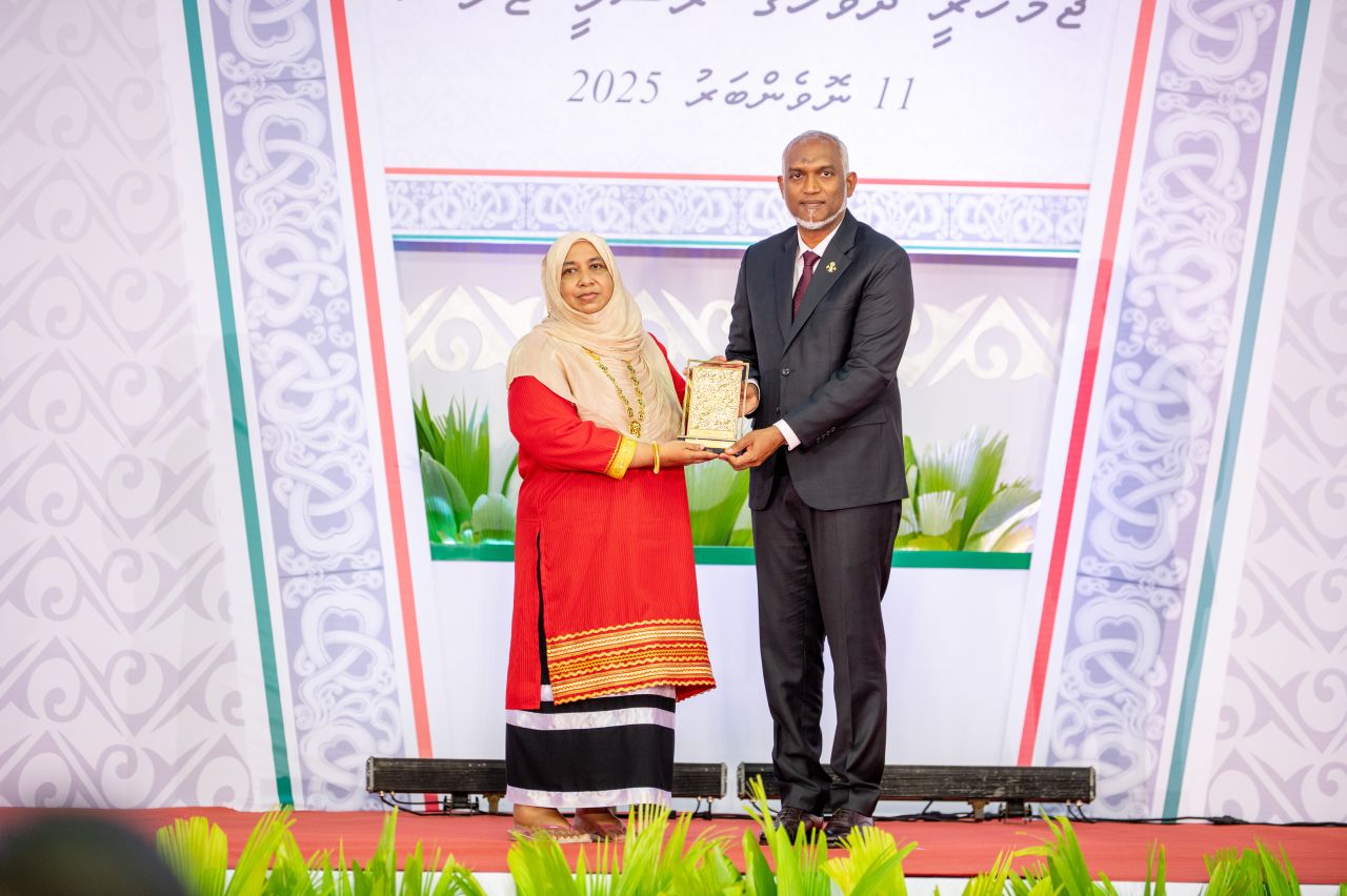 ވަން ފޮޓޯ: ޖުމްހޫރީ ދުވަހުގެ ރަސްމީ ޖަލްސާ 