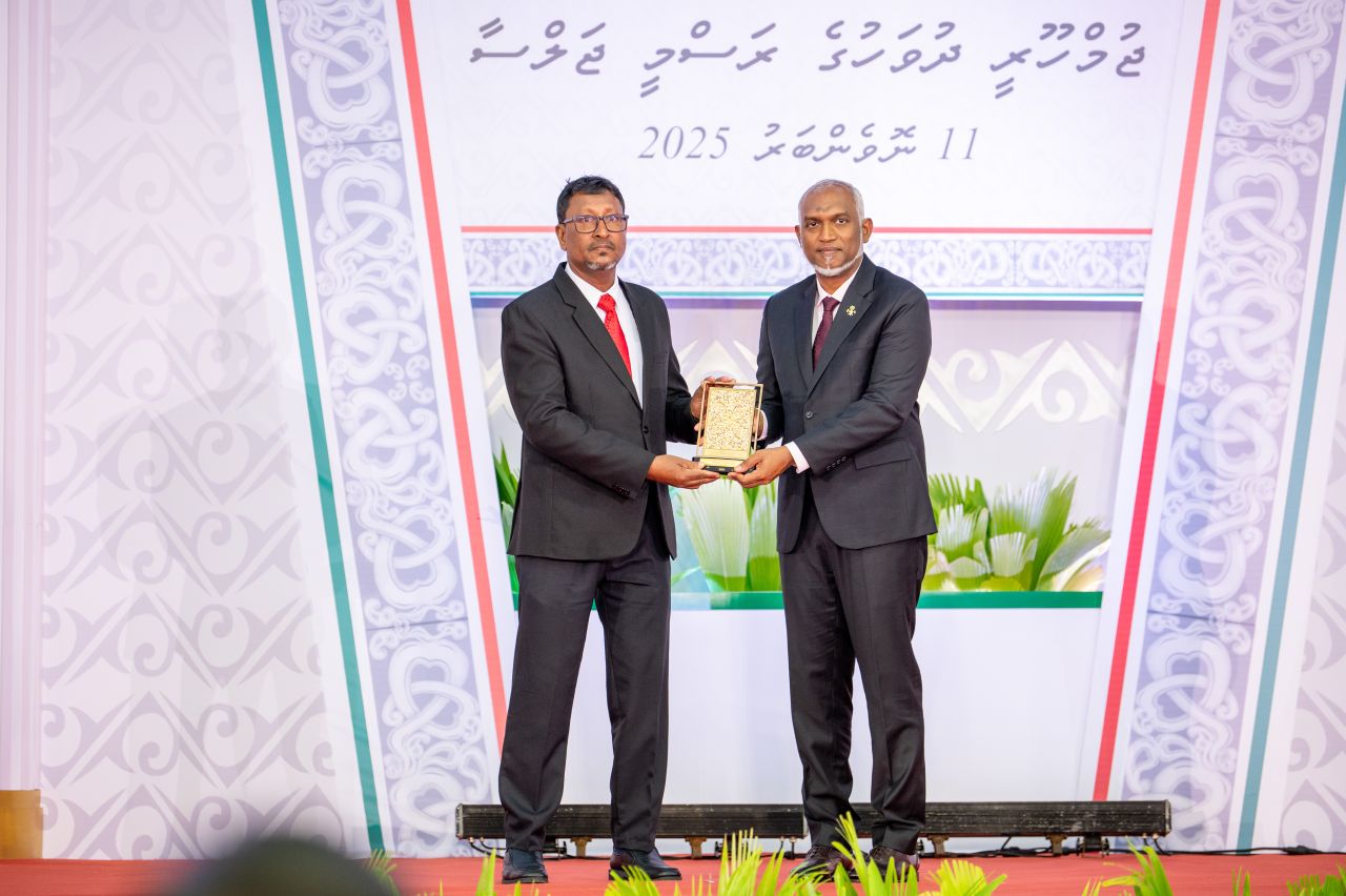 ވަން ފޮޓޯ: ޖުމްހޫރީ ދުވަހުގެ ރަސްމީ ޖަލްސާ 