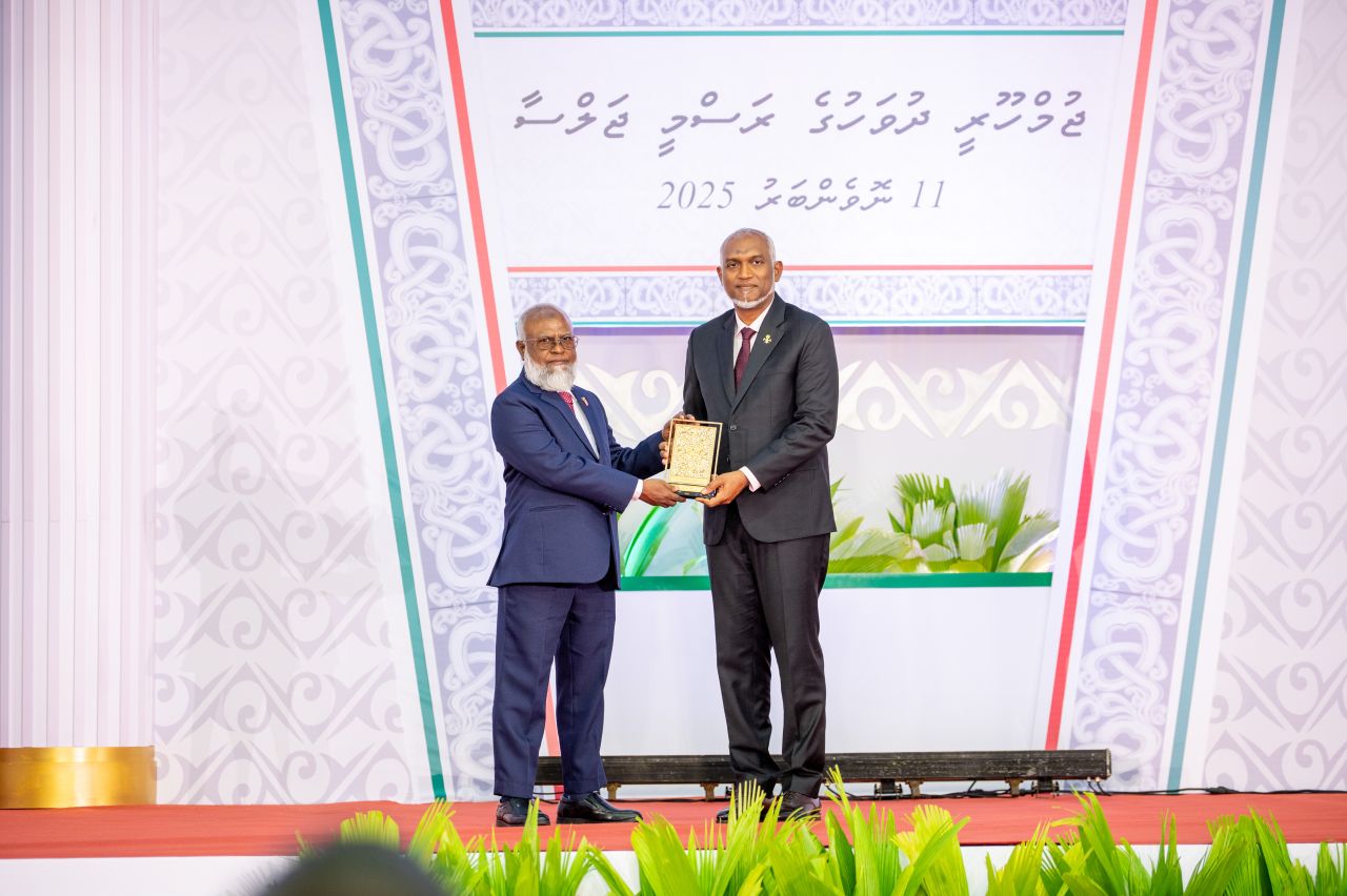 ވަން ފޮޓޯ: ޖުމްހޫރީ ދުވަހުގެ ރަސްމީ ޖަލްސާ 