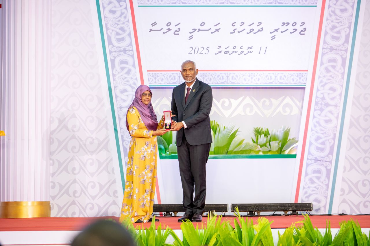 ވަން ފޮޓޯ: ޖުމްހޫރީ ދުވަހުގެ ރަސްމީ ޖަލްސާ 
