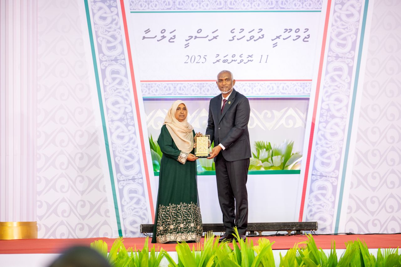 ވަން ފޮޓޯ: ޖުމްހޫރީ ދުވަހުގެ ރަސްމީ ޖަލްސާ 