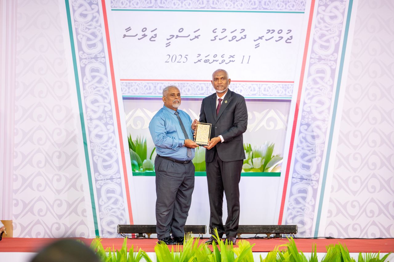 ވަން ފޮޓޯ: ޖުމްހޫރީ ދުވަހުގެ ރަސްމީ ޖަލްސާ 