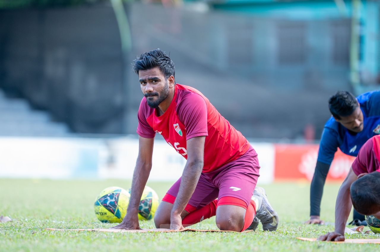 ވަން ފޮޓޯ: ރާއްޖޭގެ ގައުމީ ޓީމުން ފިލިޕީންސް މެޗަށް ތަމްރީނުތައް ފެށުން