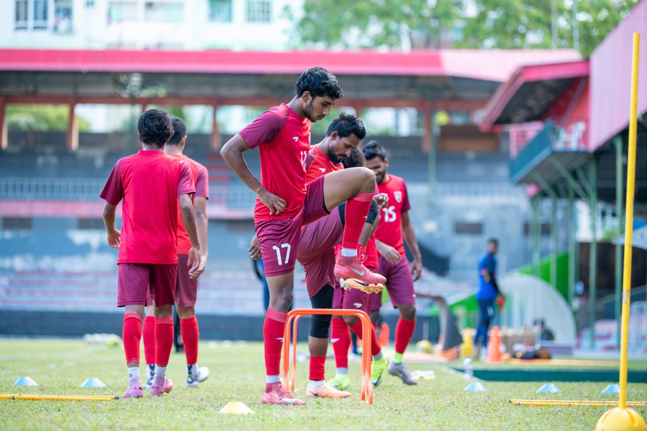 ވަން ފޮޓޯ: ރާއްޖޭގެ ގައުމީ ޓީމުން ފިލިޕީންސް މެޗަށް ތަމްރީނުތައް ފެށުން