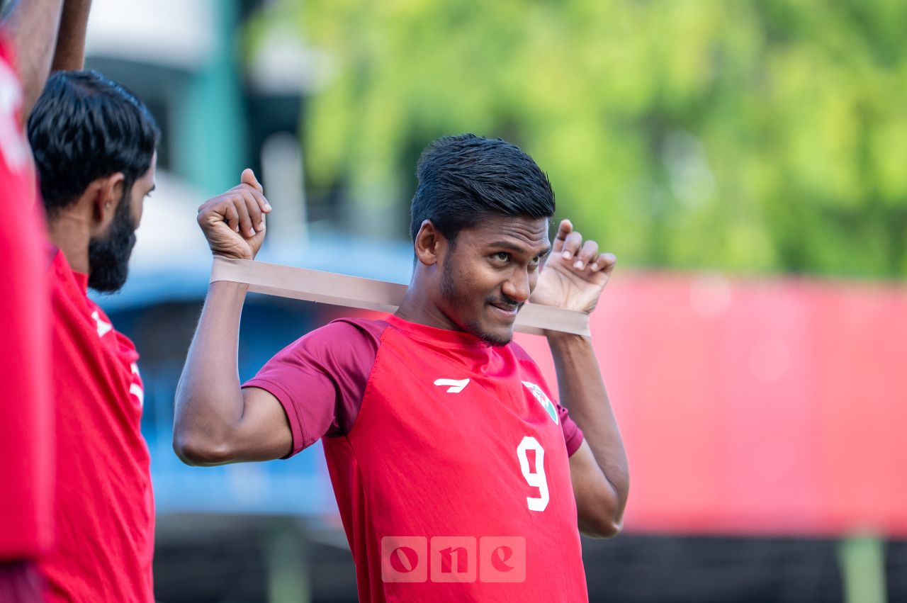ވަން ފޮޓޯ: ރާއްޖޭގެ ގައުމީ ޓީމުން ފިލިޕީންސް މެޗަށް ތަމްރީނުތައް ފެށުން
