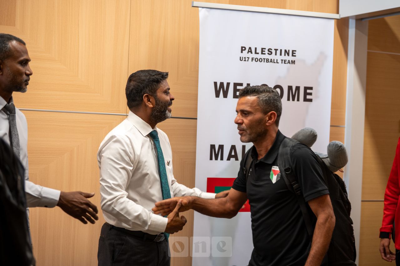 ވަން ފޮޓޯ: ފަލަސްތީނުގެ ޒުވާން ޓީމަށް ރާއްޖެއިން ހޫނު މަރުހަބާއެއް 