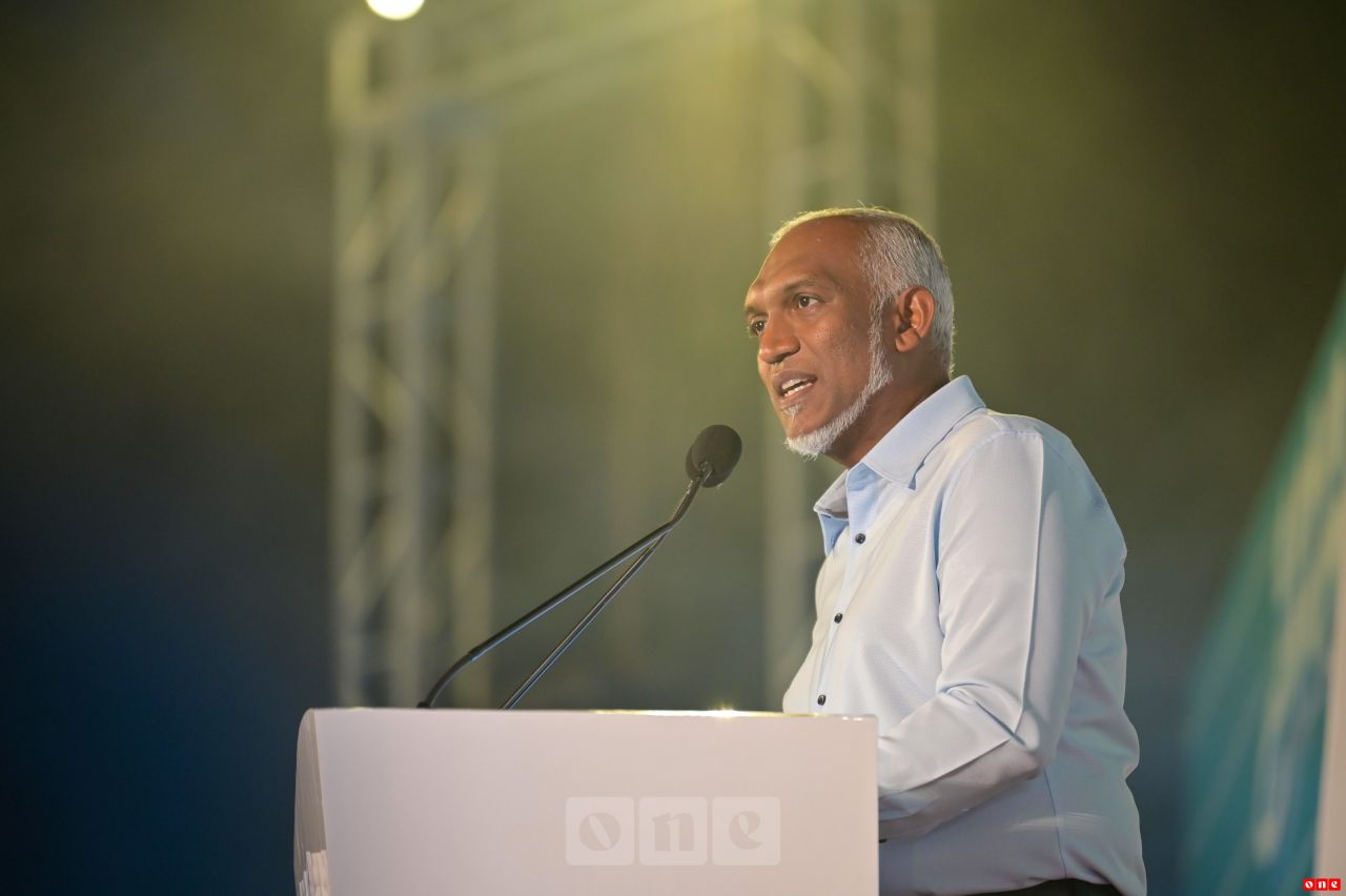 Cashier inge gothugai thibeveynee hama ekani dhivehina