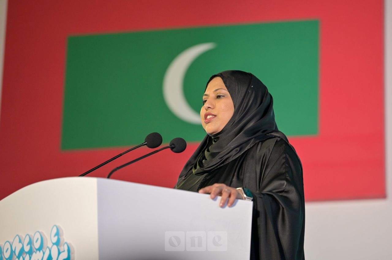 Bali haalathaa gulhuvai hajoojahanee insaaniyyathu kameh nethumun: Heena