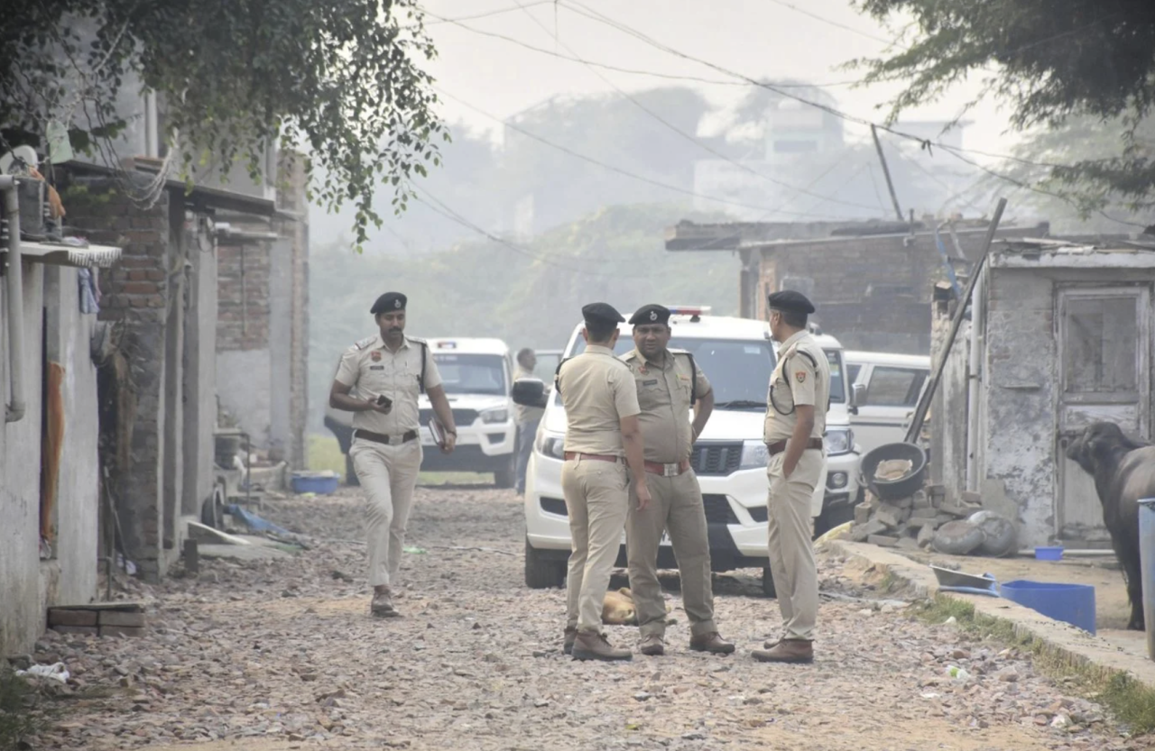 Delhi gai car govvaali hamalaa aa gulhun huri meehaku hayyarukohffi