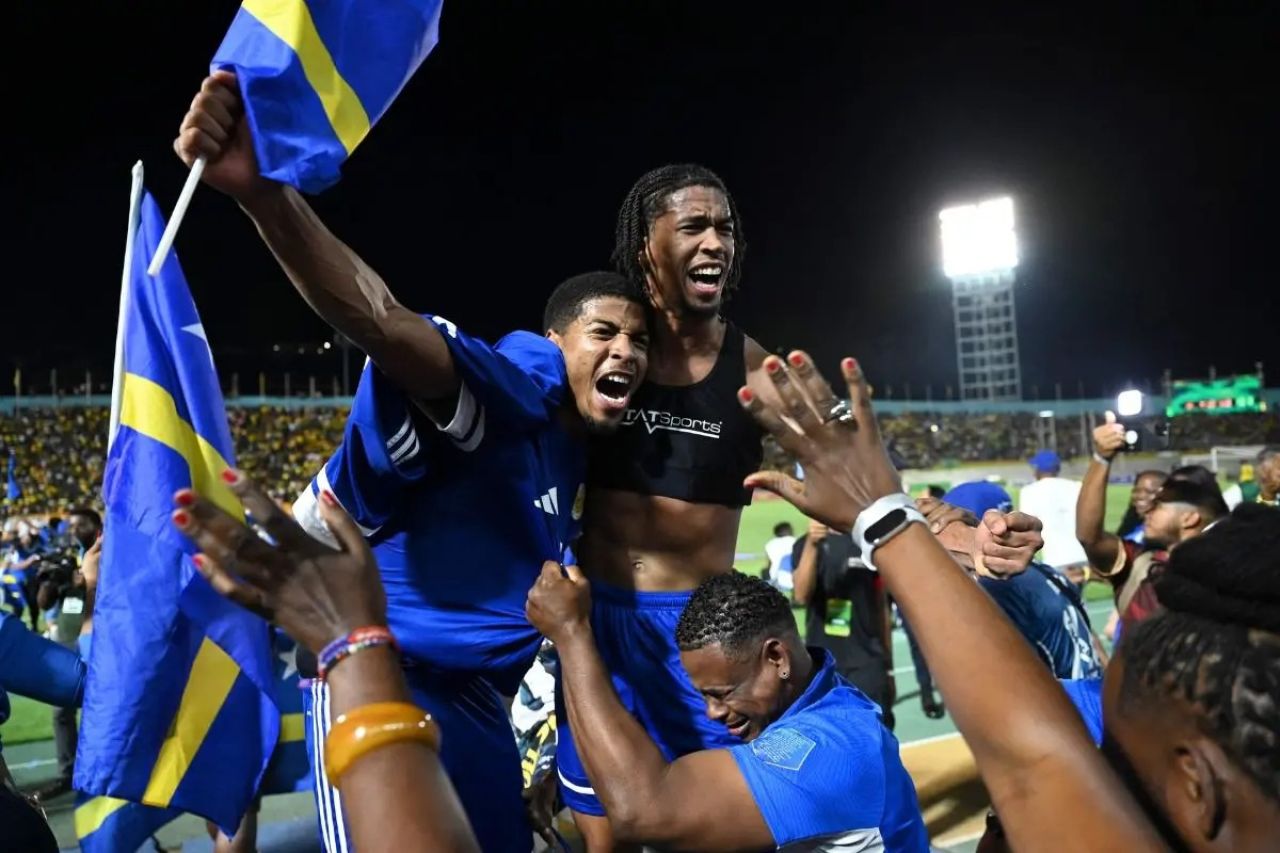 150,000 meehun dhiriulhey Curacao World Cup ah, thaareehu liyelaifi! 