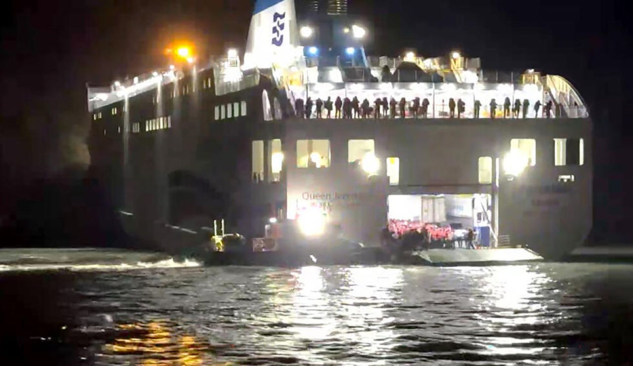 Farah eri Dhekunu Korea ge ferry ge kappi hayyarukohffi