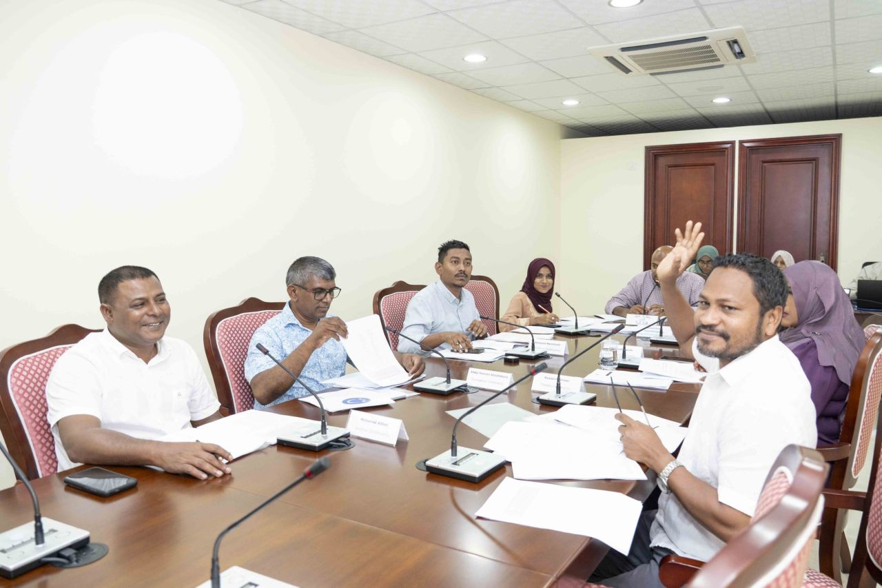 Party badhalukoh, party ah vanna councilorun vakivaagoiy hadhanee 