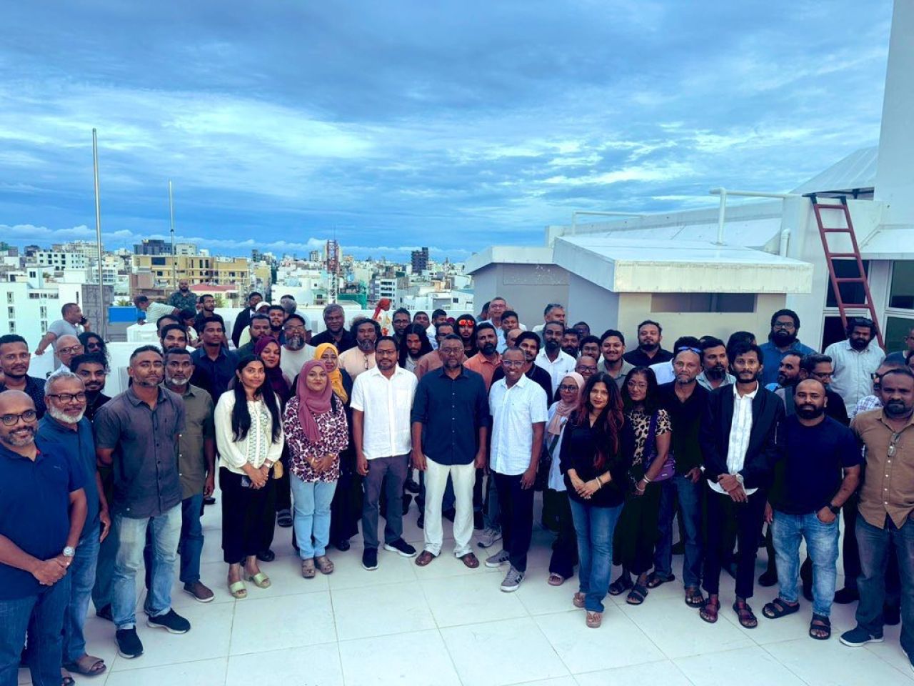 Ali Azimge campaign gai Fayyaz baiverivevadaigenfi