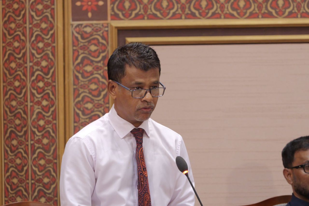 Dhunfathun dhuruvaan beynunvaa faruvaadhey clinic thah hurihaa rasheh gai gaaim koffin: Minister