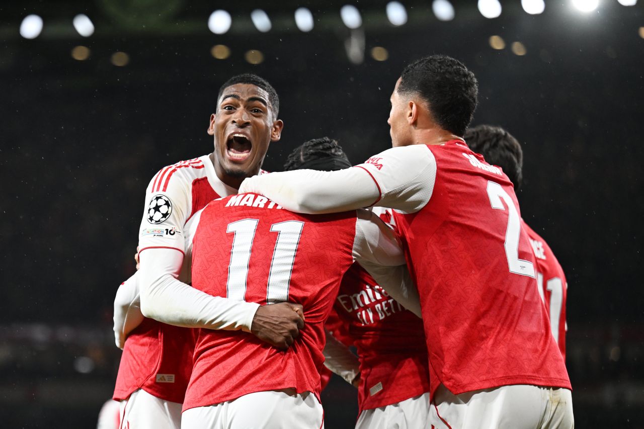 Arsenal in fenvaru dhakkaalaifi, Liverpool ah ladheh 
