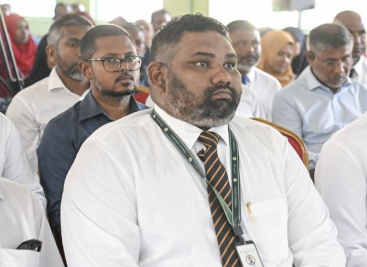 Jinsee furassaara kurikan saabithuve Feridhoo council ge raees suspend koffi