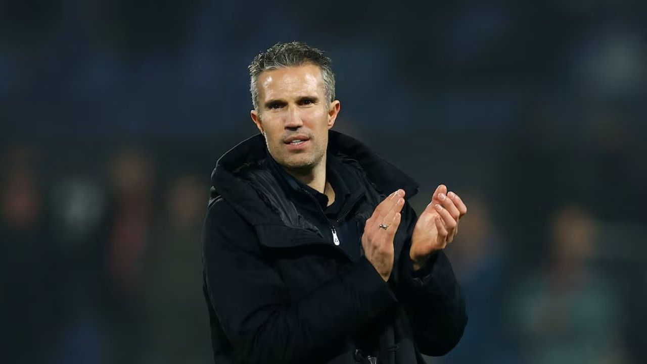 van Persie, dharifulhah dhin furusathu dhifaau koffi 