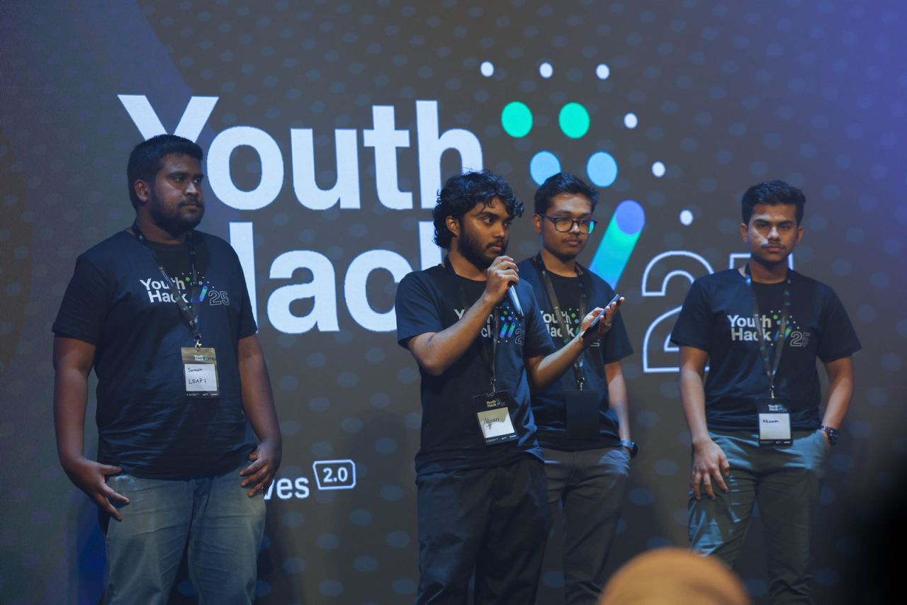 85 Zuvaanunaa eku youth hackathon fashaifi, ehvana ah 1 lakka rufiyaa