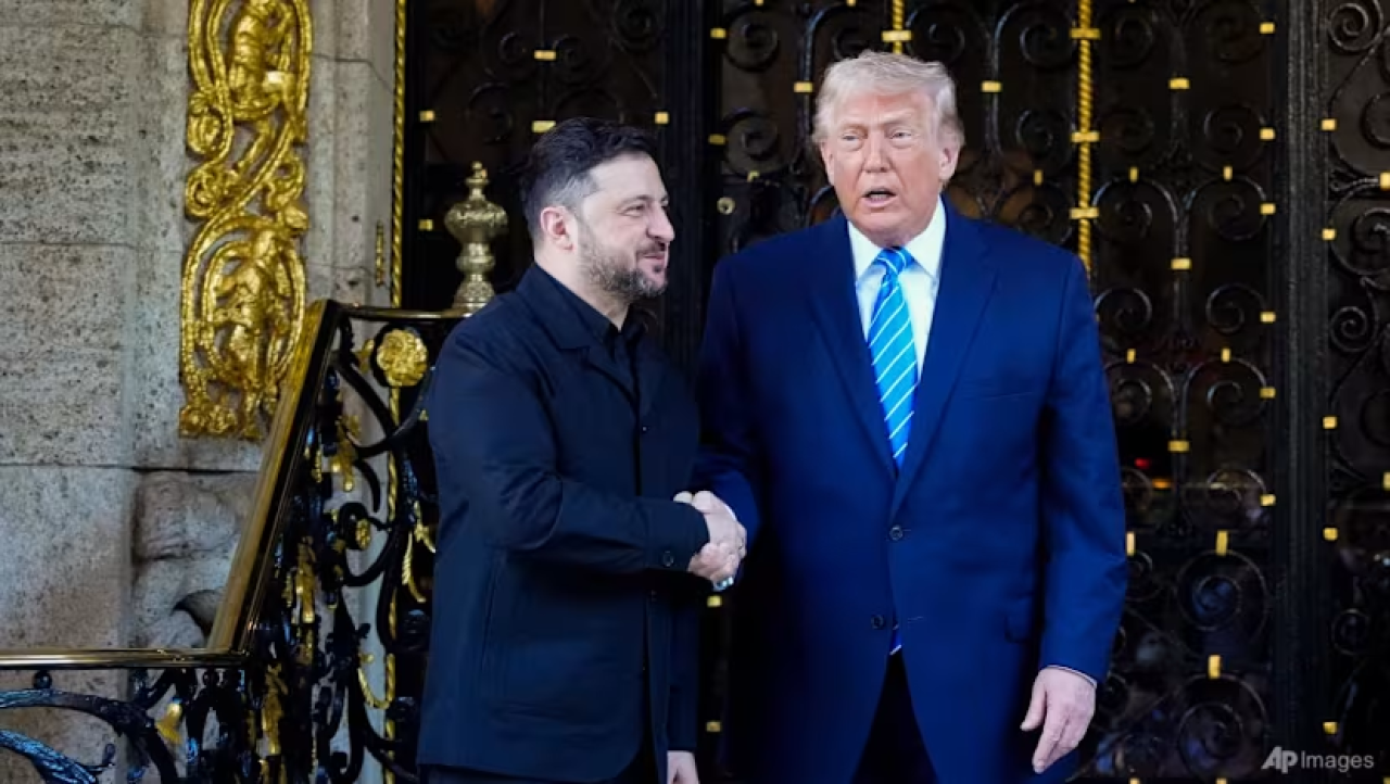 Trump says US and Ukraine 'a lot closer' on peace deal but 'thorny issues' remain