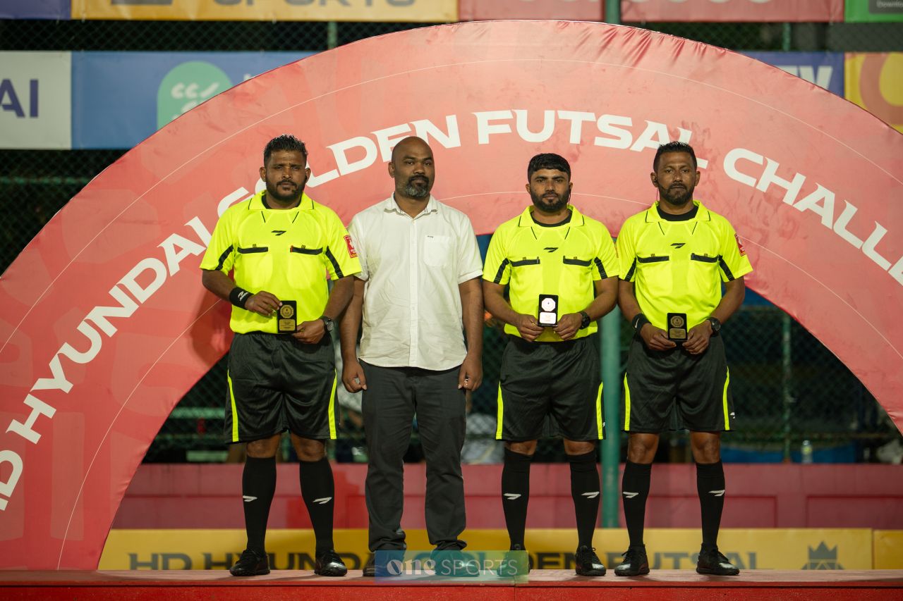 ވަން ފޮޓޯ: ކާށިދޫ ބަލިކޮށް، އޭދަފުށިން ޗެރިޓީ ޝީލްޑް އުފުލައިލުން 