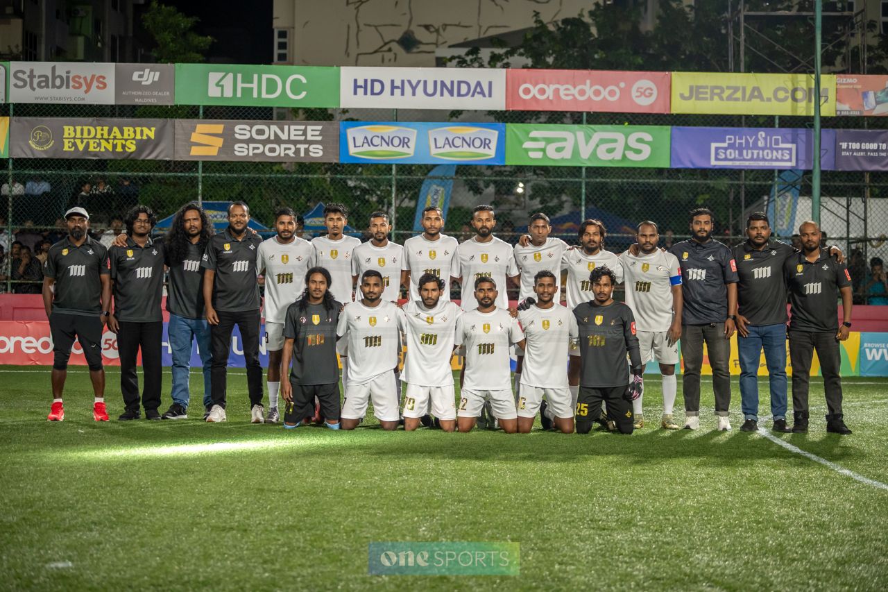 ވަން ފޮޓޯ: ކާށިދޫ ބަލިކޮށް، އޭދަފުށިން ޗެރިޓީ ޝީލްޑް އުފުލައިލުން 