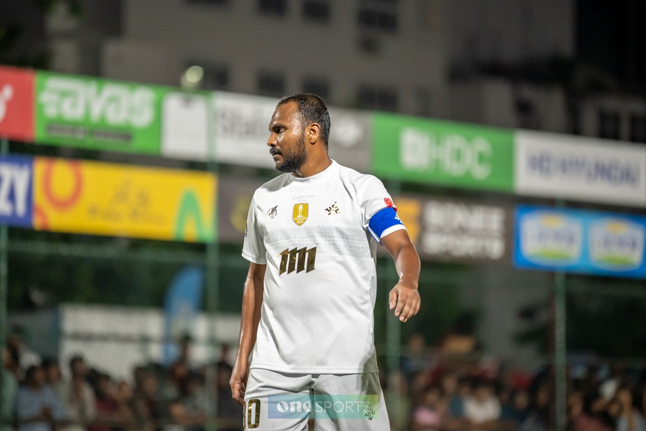 ވަން ފޮޓޯ: ކާށިދޫ ބަލިކޮށް، އޭދަފުށިން ޗެރިޓީ ޝީލްޑް އުފުލައިލުން 