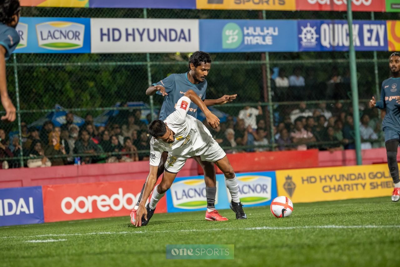 ވަން ފޮޓޯ: ކާށިދޫ ބަލިކޮށް، އޭދަފުށިން ޗެރިޓީ ޝީލްޑް އުފުލައިލުން 