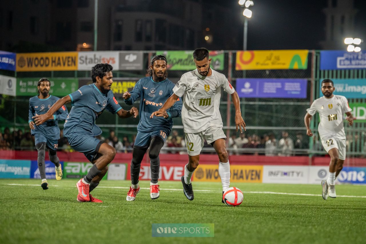 ވަން ފޮޓޯ: ކާށިދޫ ބަލިކޮށް، އޭދަފުށިން ޗެރިޓީ ޝީލްޑް އުފުލައިލުން 