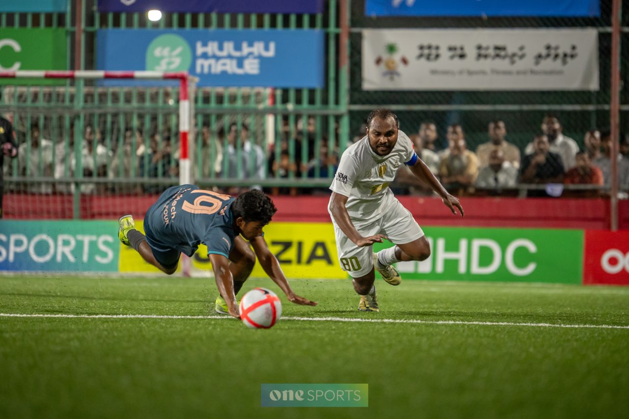 ވަން ފޮޓޯ: ކާށިދޫ ބަލިކޮށް، އޭދަފުށިން ޗެރިޓީ ޝީލްޑް އުފުލައިލުން 