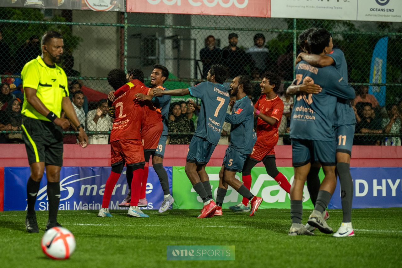 ވަން ފޮޓޯ: ކާށިދޫ ބަލިކޮށް، އޭދަފުށިން ޗެރިޓީ ޝީލްޑް އުފުލައިލުން 