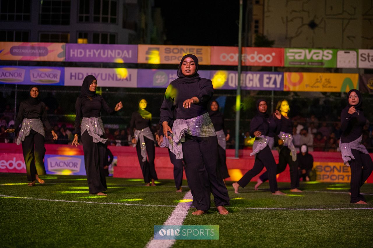 ވަން ފޮޓޯ: ރާއްޖޭގެ އެންމެ ބޮޑު ފުޓްސަލް މުބާރާތް، ގޯލްޑަން ފުޓްސަލް ޗެލެންޖް ފެށުން