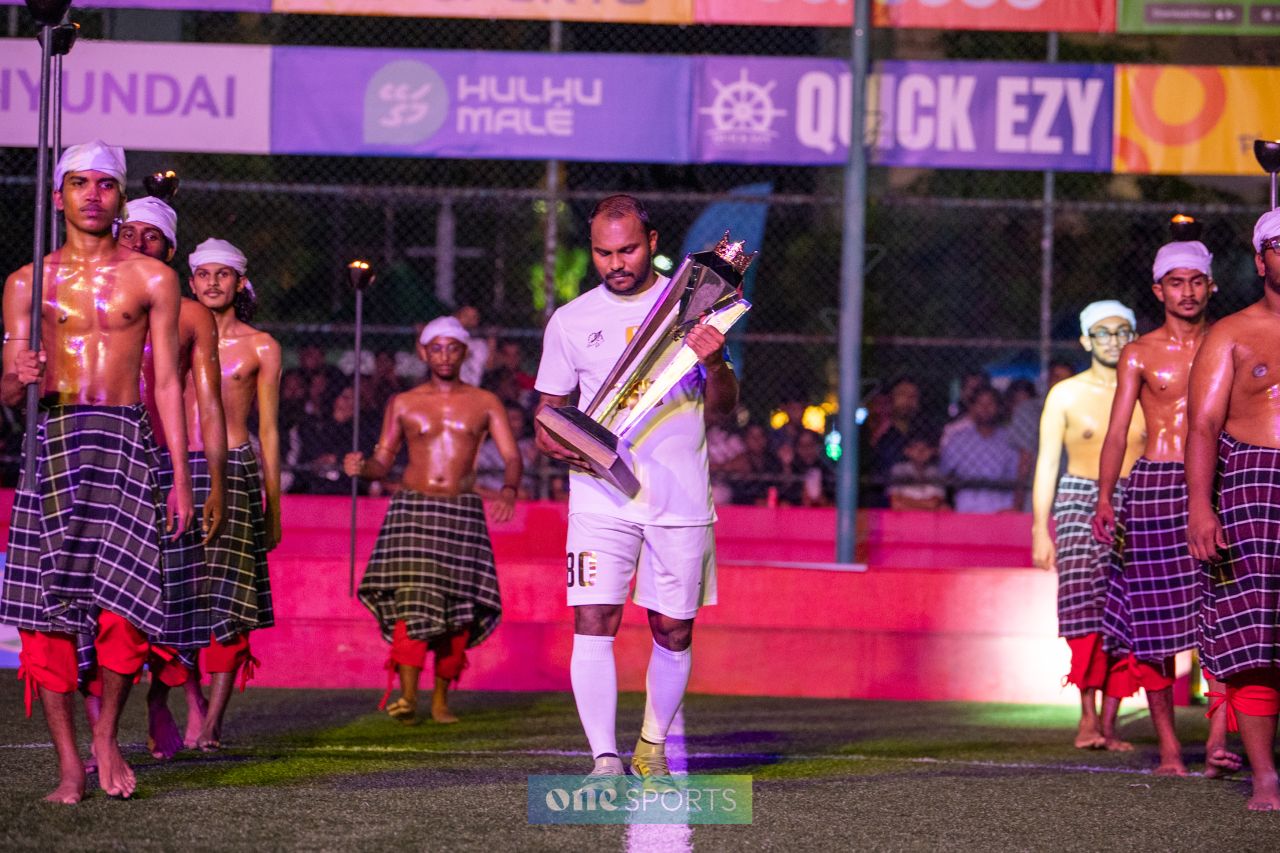 ވަން ފޮޓޯ: ރާއްޖޭގެ އެންމެ ބޮޑު ފުޓްސަލް މުބާރާތް، ގޯލްޑަން ފުޓްސަލް ޗެލެންޖް ފެށުން