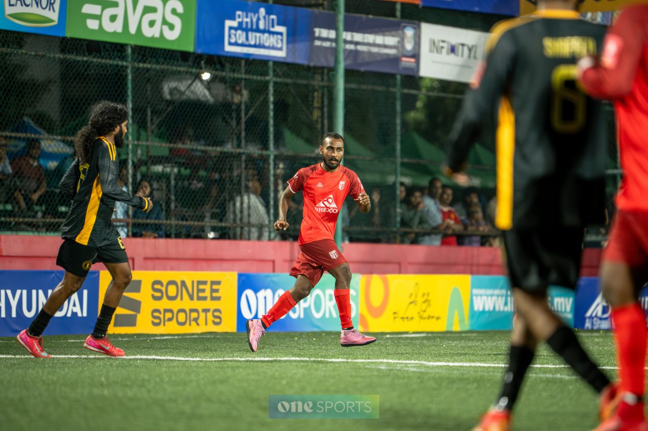 ވަން ފޮޓޯ: ގޯލްޑަންގެ އަތޮޅު ބުރުގެ ފެށުން 