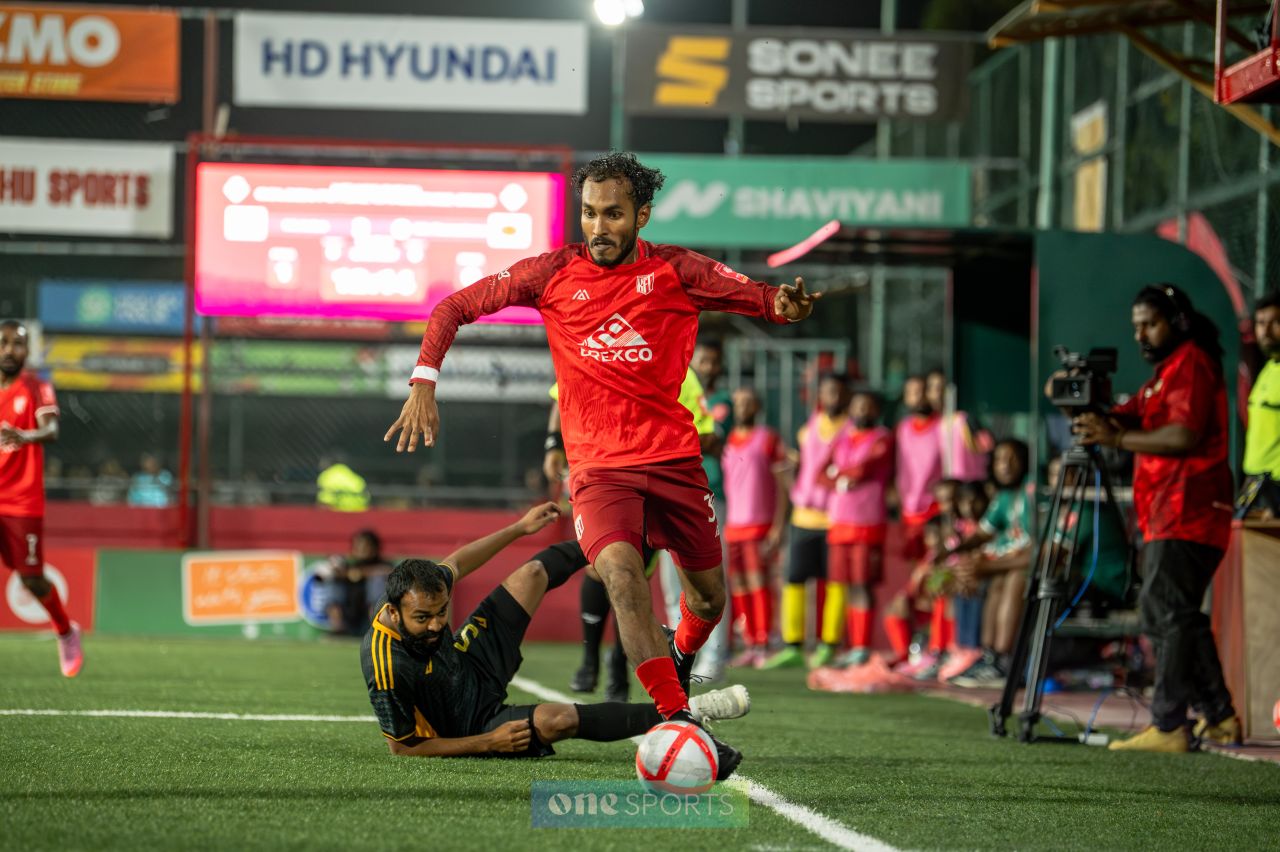 ވަން ފޮޓޯ: ގޯލްޑަންގެ އަތޮޅު ބުރުގެ ފެށުން 