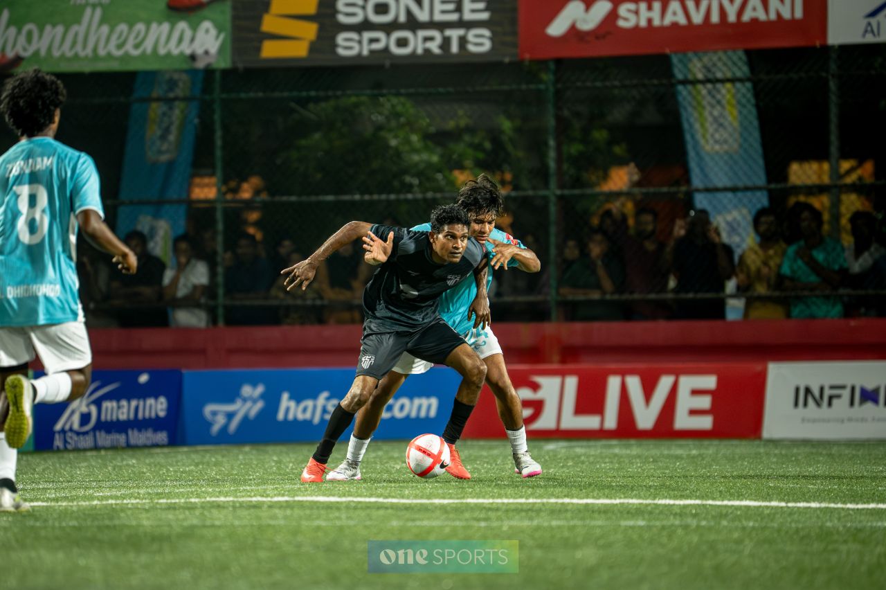 ވަން ފޮޓޯ: ގޯލްޑަންގެ އަތޮޅު ބުރުގެ ފެށުން 