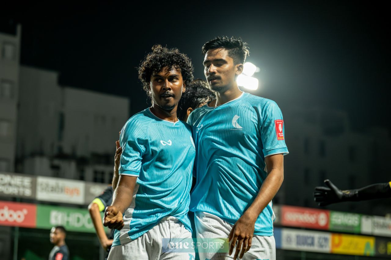 ވަން ފޮޓޯ: ގޯލްޑަންގެ އަތޮޅު ބުރުގެ ފެށުން 