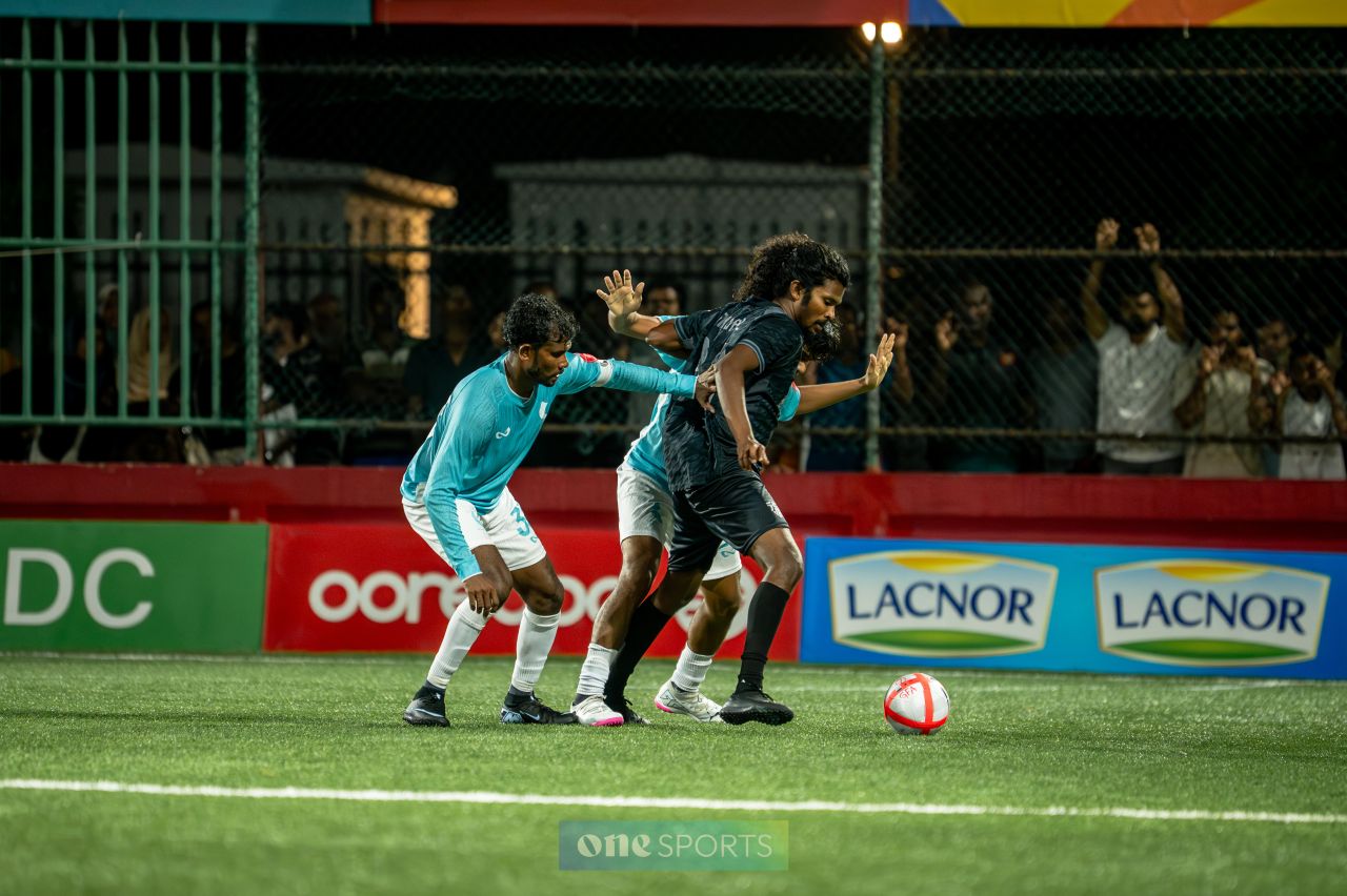 ވަން ފޮޓޯ: ގޯލްޑަންގެ އަތޮޅު ބުރުގެ ފެށުން 