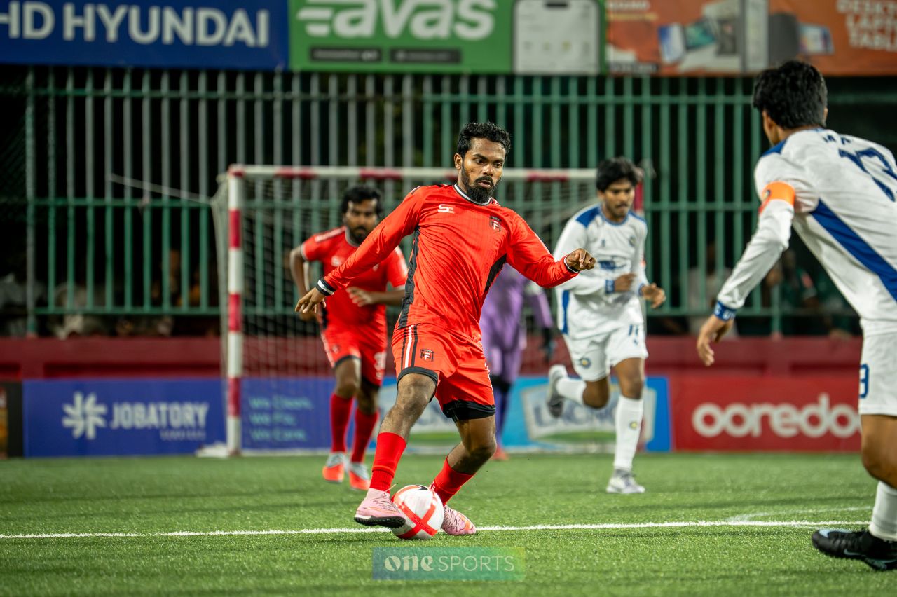 ވަން ފޮޓޯ: ގޯލްޑަންގެ އަތޮޅު ބުރުގެ ފެށުން 