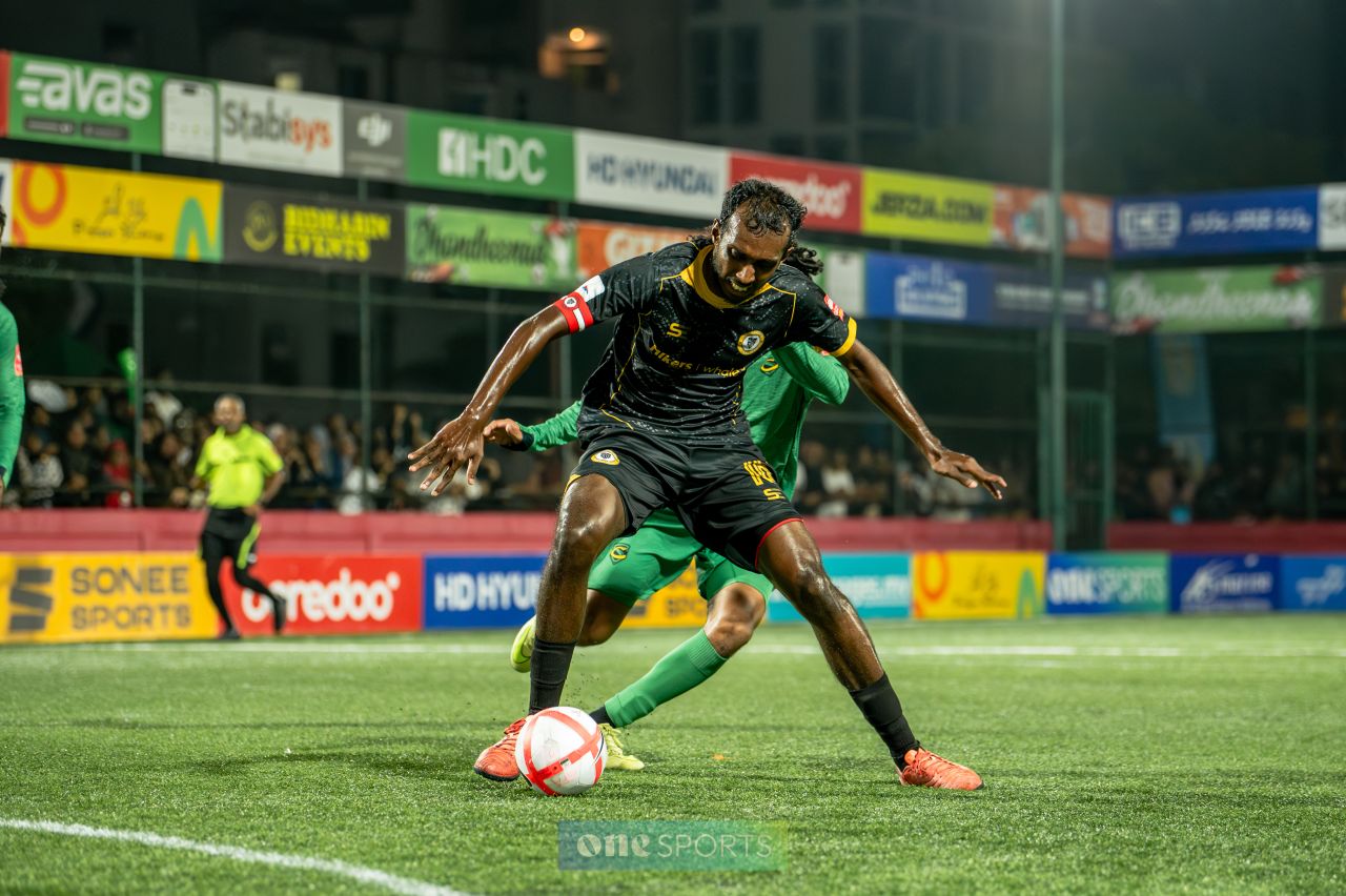 ވަން ފޮޓޯ: ގޯލްޑަންގެ އަތޮޅު ބުރުގެ ފެށުން 
