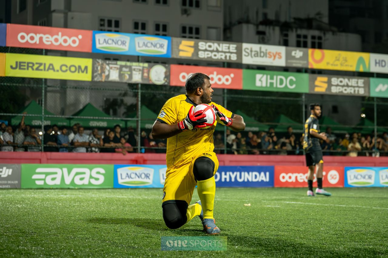 ވަން ފޮޓޯ: ގޯލްޑަންގެ އަތޮޅު ބުރުގެ ފެށުން 