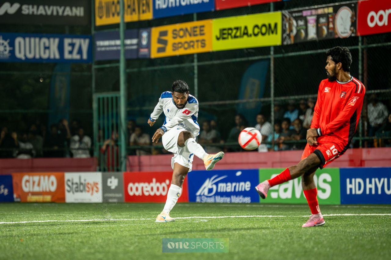 ވަން ފޮޓޯ: ގޯލްޑަންގެ އަތޮޅު ބުރުގެ ފެށުން 